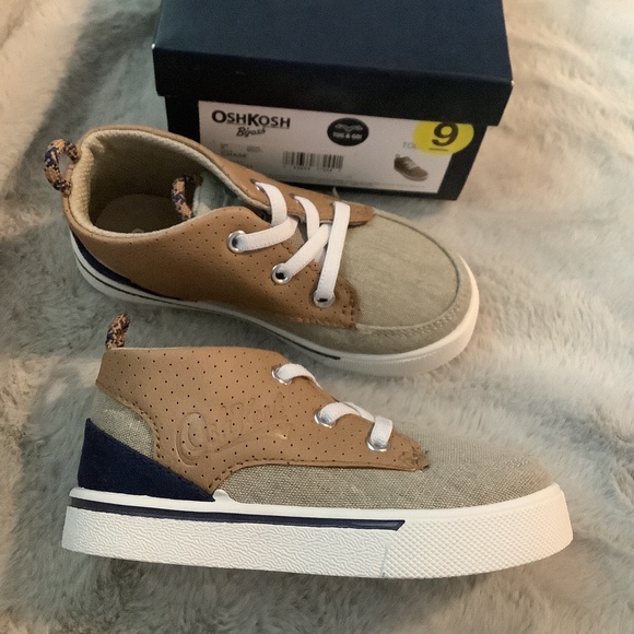 OshKosh B'gosh Boys Tug & Go Pull On Sneakers Toddler 9 - Picture 1 of 6